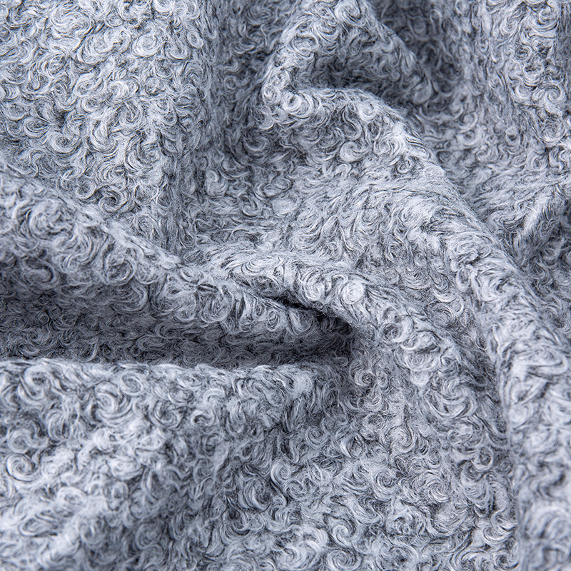 Seria kolorowych, pustych w środku przędz karbowanych HOY